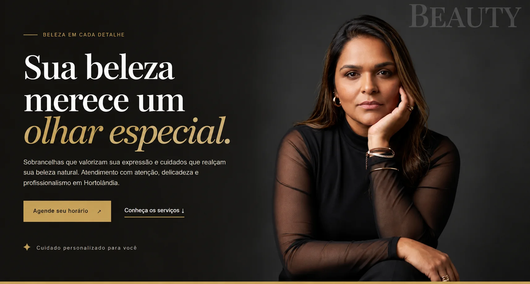 Renata Fernandes em retrato profissional com fundo escuro e chamada Sua beleza merece um olhar especial